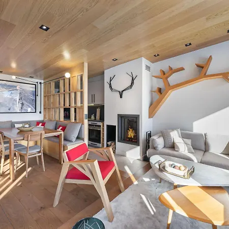 Triplex Elegant A 1850 Avec Cheminee Et Parking Courchevel