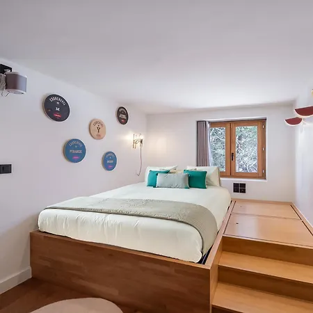 Triplex Elegant A 1850 Avec Cheminee Et Parking Courchevel